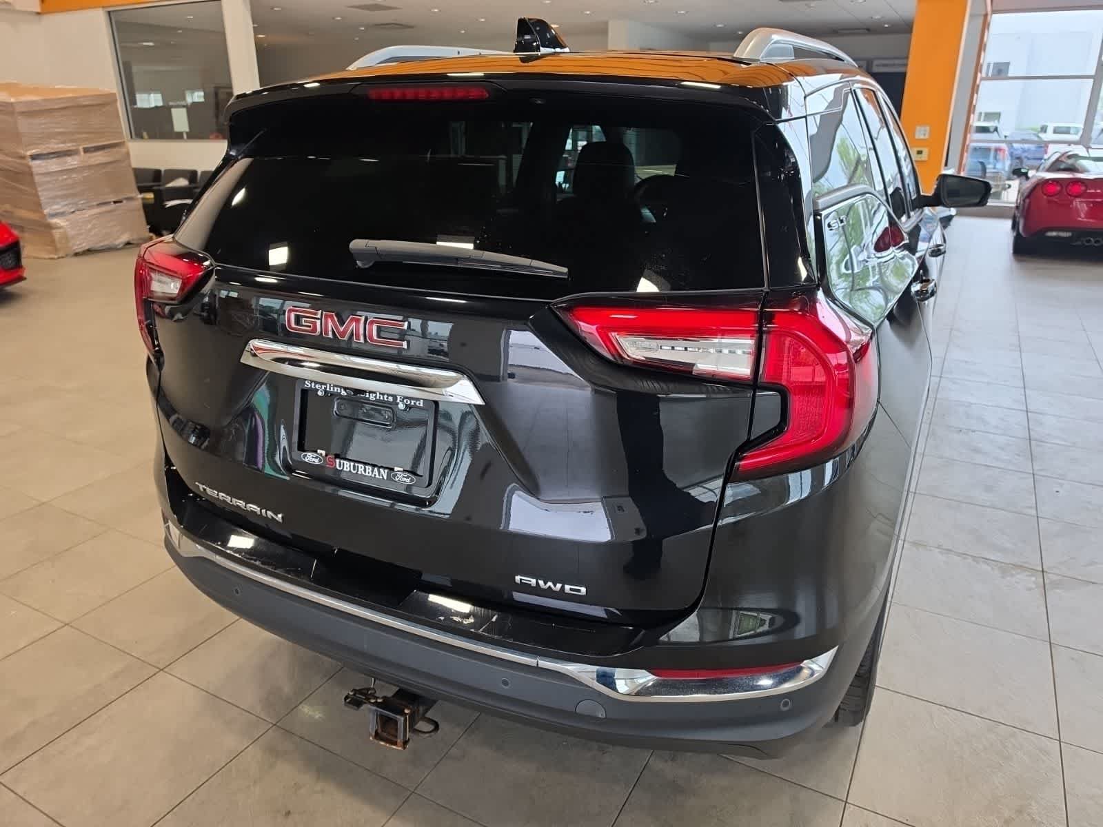 Used 2022 GMC Terrain SLT w/ Infotainment Package II AWD/4WD image 10