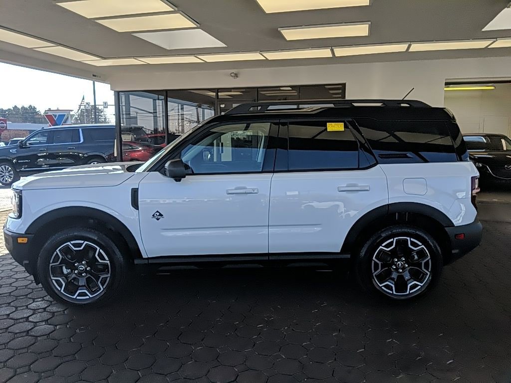 Certified 2025 Ford Bronco Sport Outer Banks w/ Outer Banks Tech Package+ AWD/4WD image 9