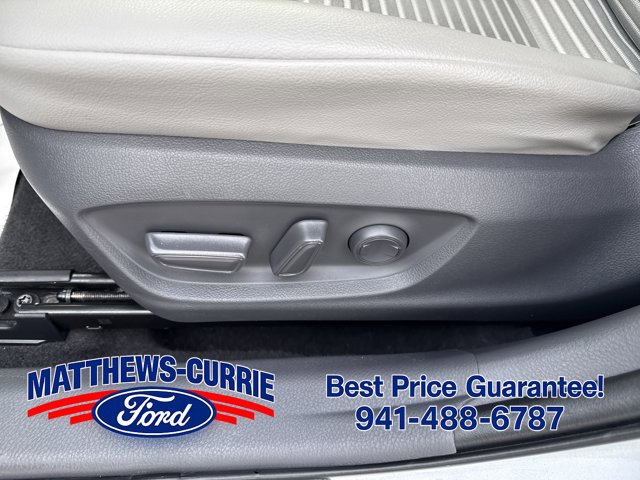 Used 2021 Toyota Camry SE w/ Convenience Package FWD image 10