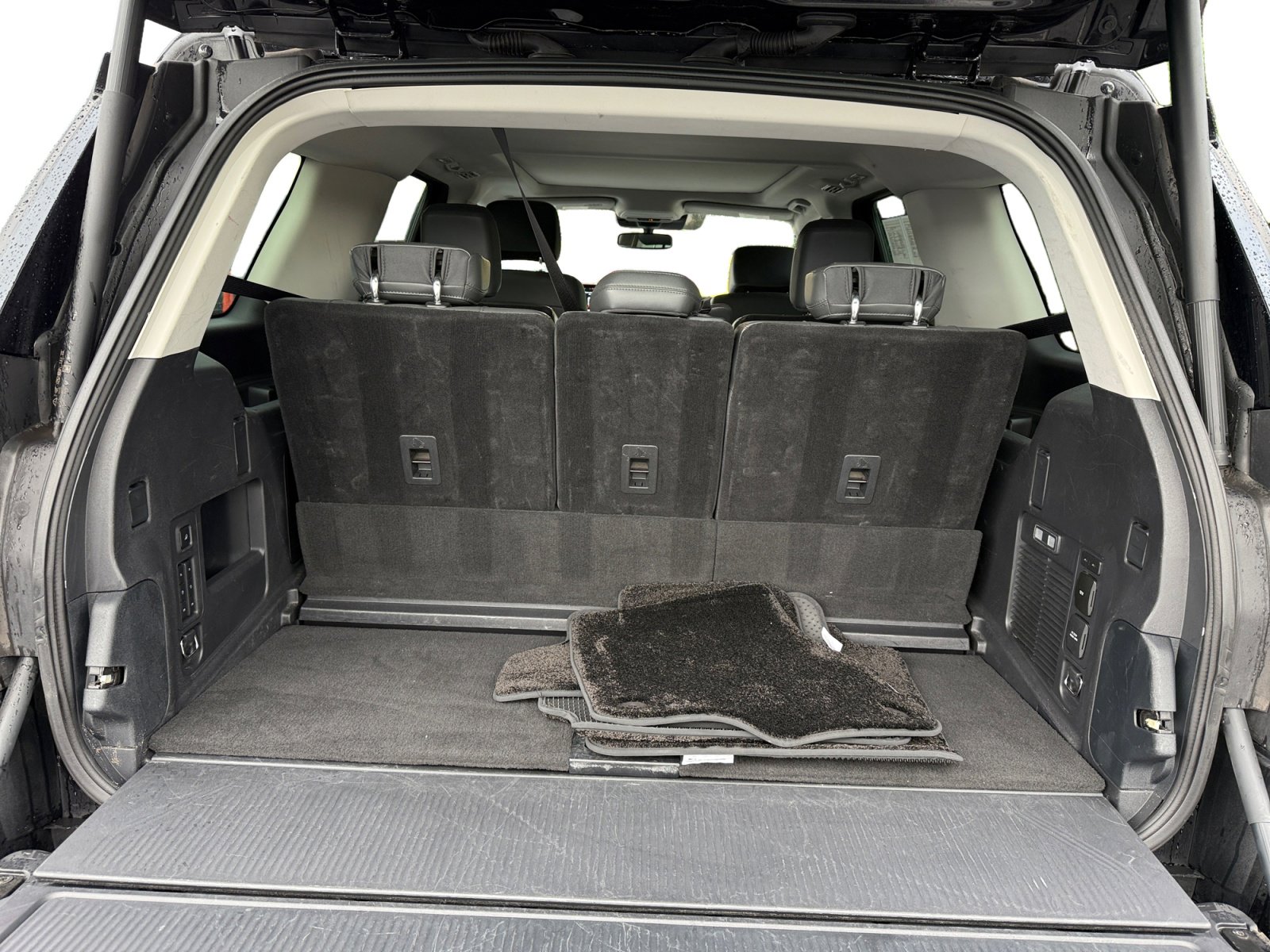 Certified 2025 Ford Expedition Active AWD/4WD image 17