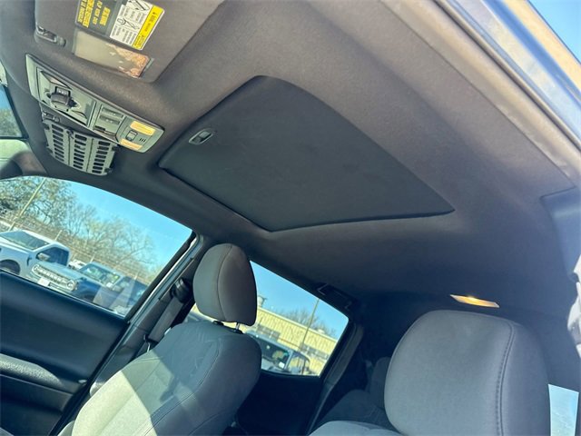 Used 2017 Toyota Tacoma TRD Off-Road image 21