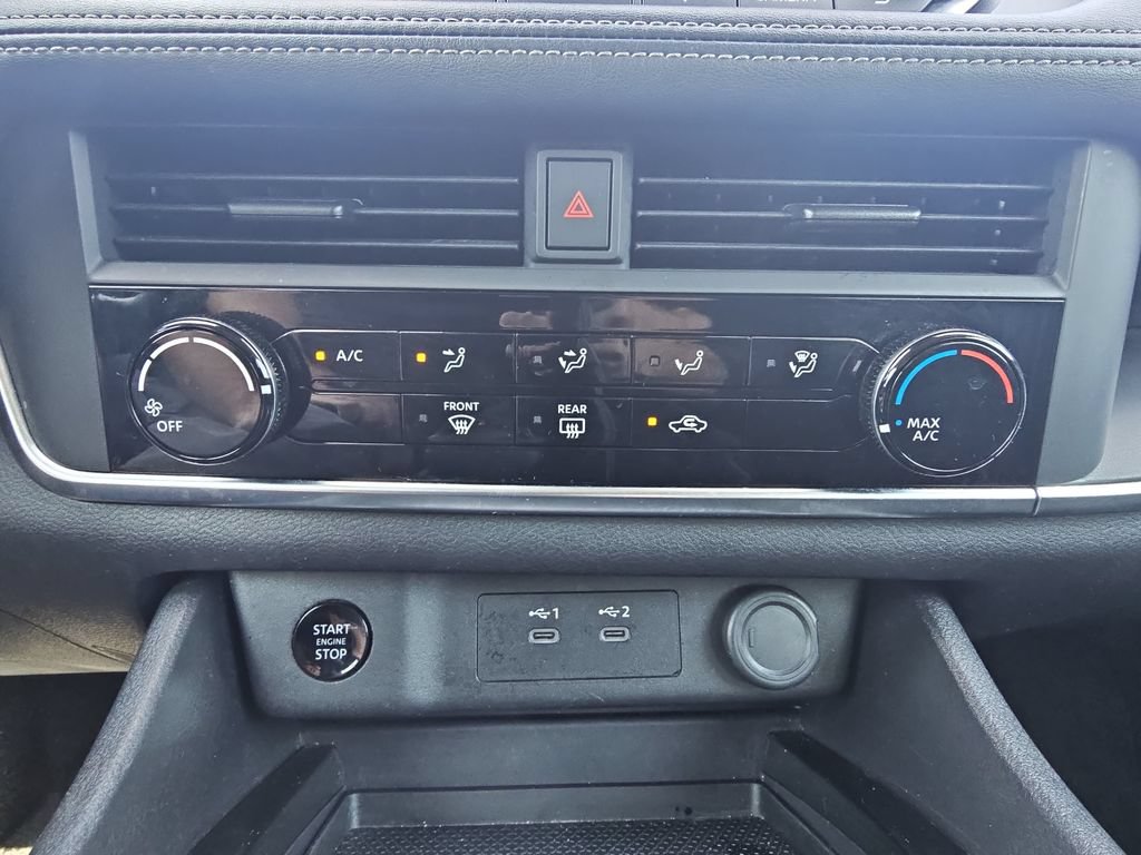 Used 2024 Nissan Rogue S AWD/4WD image 21