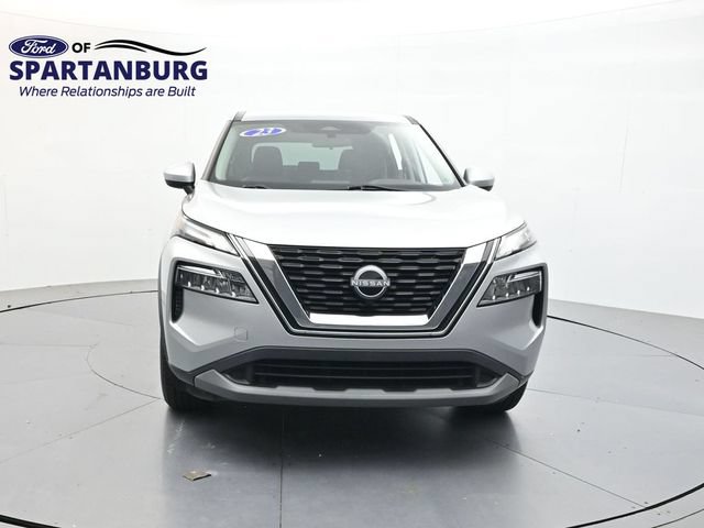 Used 2023 Nissan Rogue SV FWD image 2