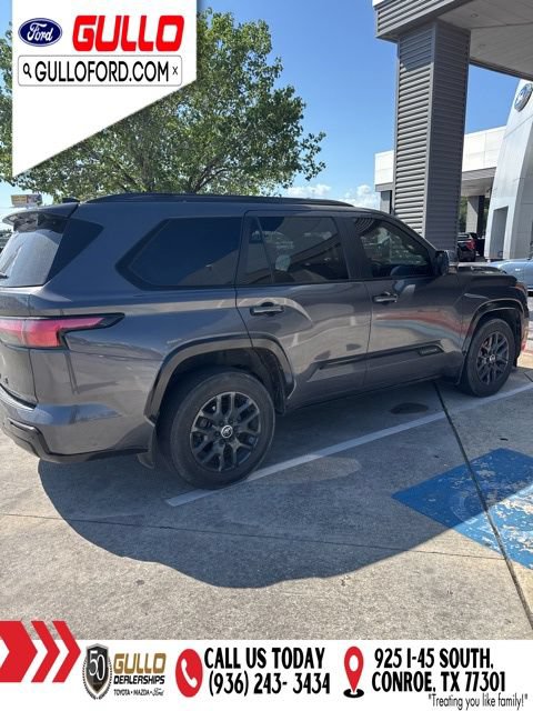 Used 2024 Toyota Sequoia Platinum AWD/4WD image 5