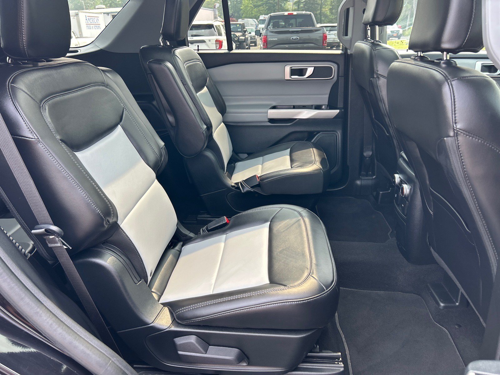 Certified 2024 Ford Explorer XLT w/ Equipment Group 202A AWD/4WD image 22
