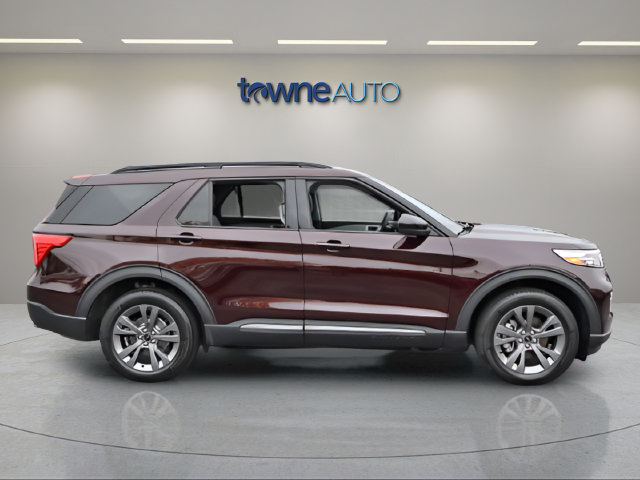 Certified 2023 Ford Explorer XLT w/ Equipment Group 202A AWD/4WD image 5