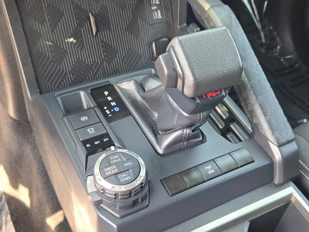 Used 2024 Toyota Tacoma TRD Off-Road AWD/4WD image 27