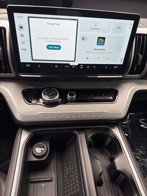 Certified 2025 Ford Expedition Active AWD/4WD image 21