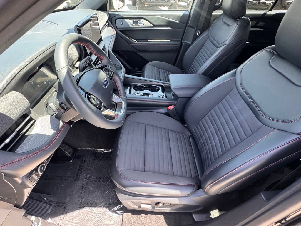 Certified 2025 Ford Explorer ST-Line w/ Premium Package RWD image 18