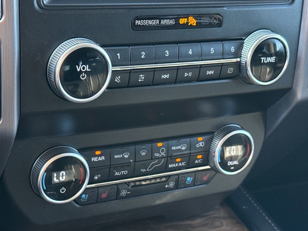 Certified 2019 Ford Expedition Platinum image 24