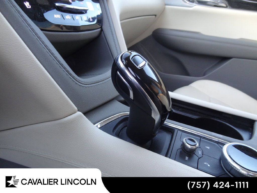 Used 2023 Cadillac XT6 Premium Luxury FWD image 11