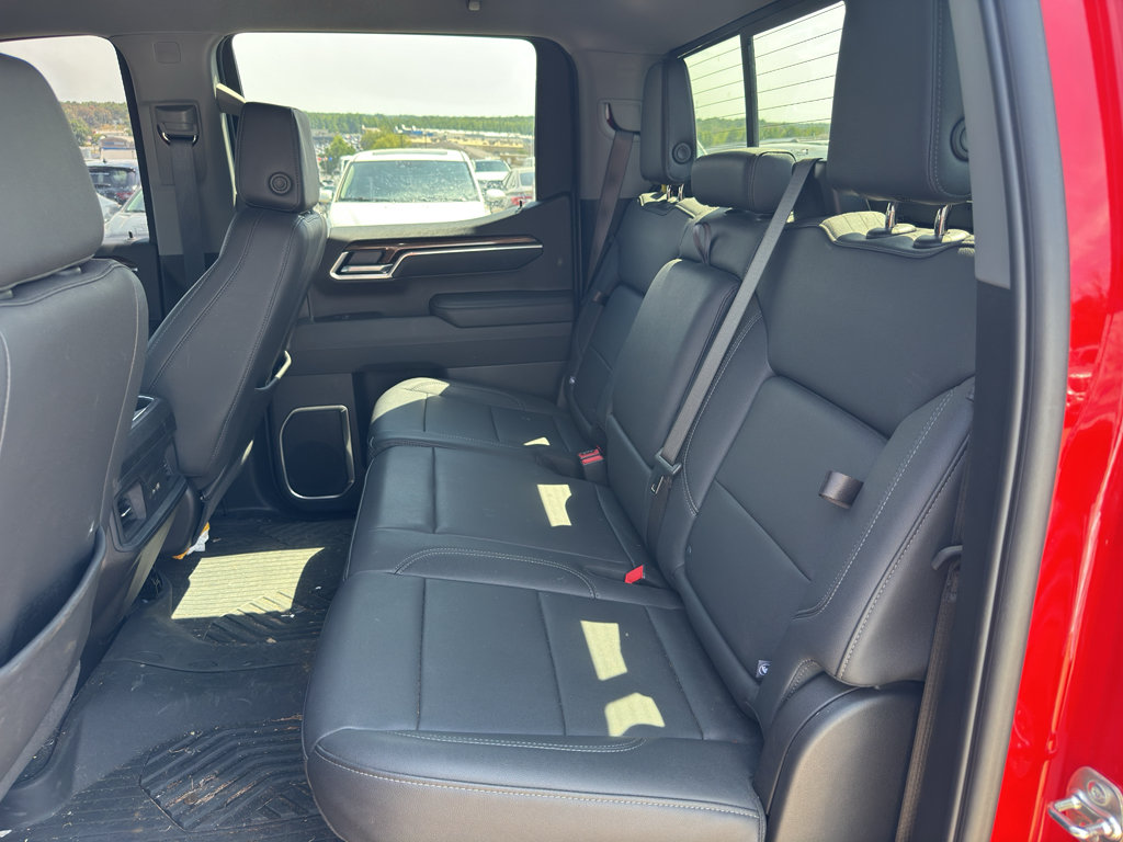 Used 2025 Chevrolet Silverado 1500 LT AWD/4WD image 9