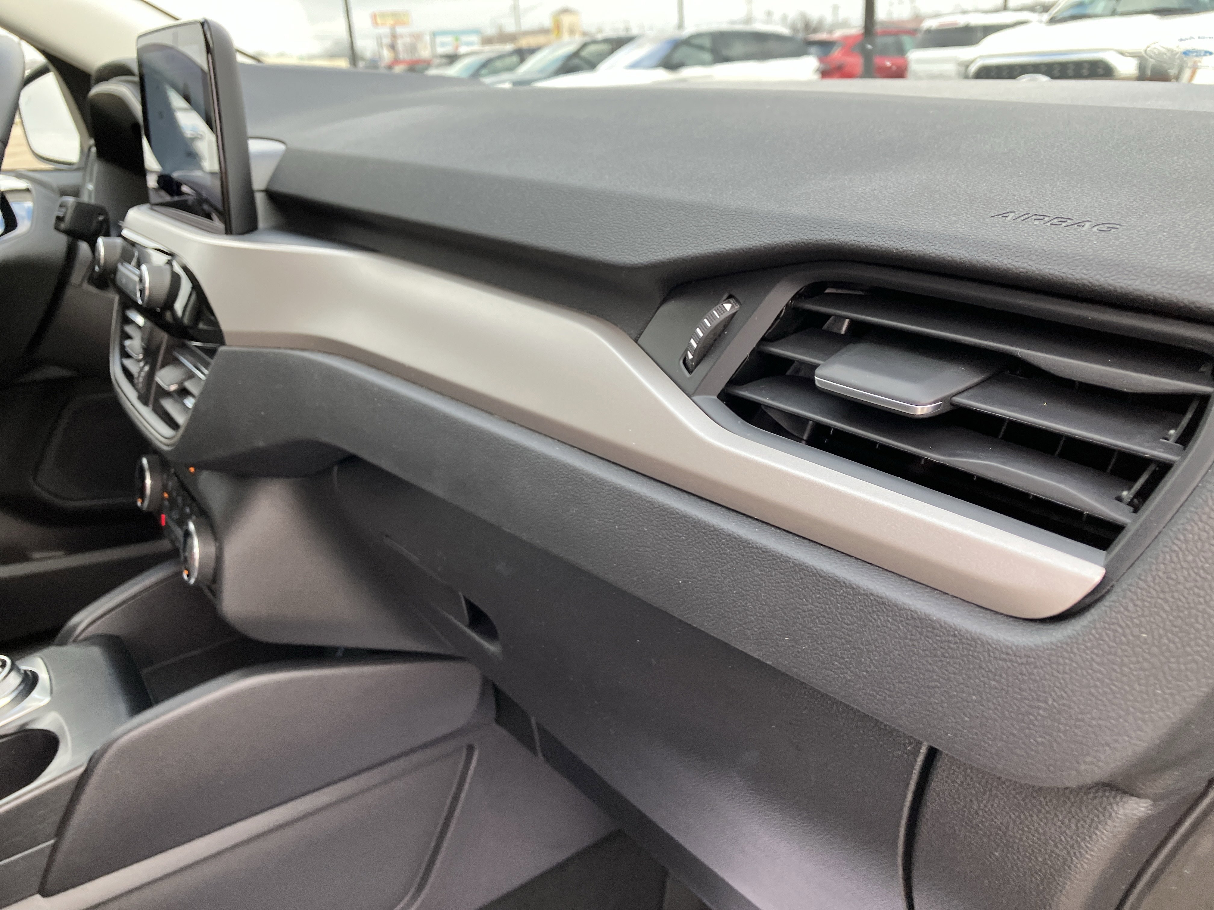 Certified 2022 Ford Escape SE w/ SE Sport Appearance Package image 20