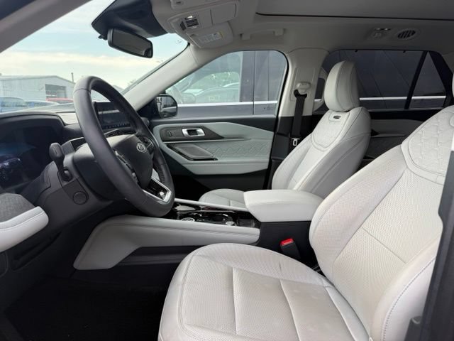 Certified 2025 Ford Explorer Platinum w/ Ultimate Package AWD/4WD image 6