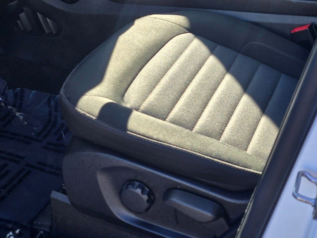 Certified 2024 Ford Edge SE w/ Black Appearance Package image 21