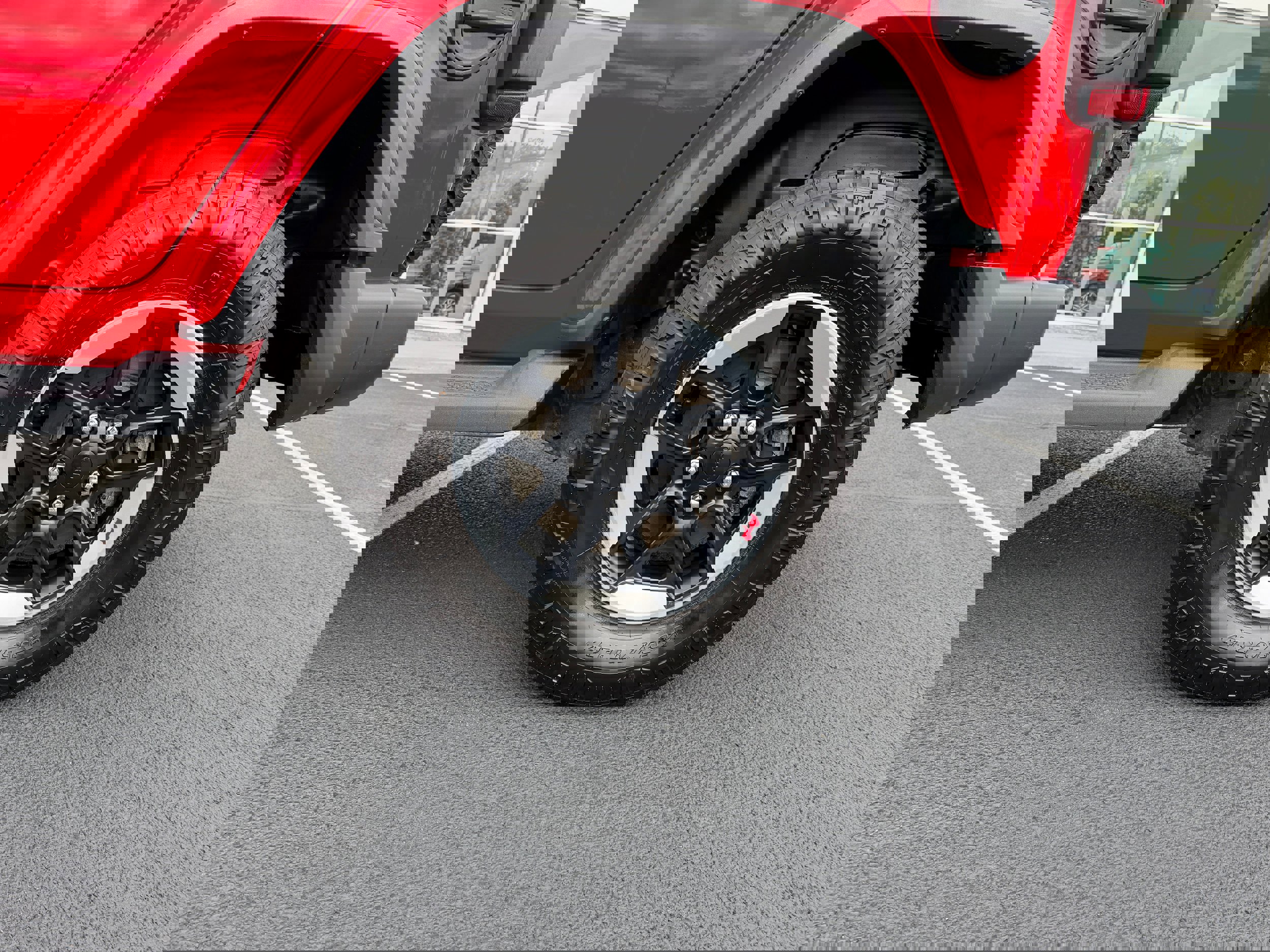 Used 2018 Jeep Wrangler Unlimited Sahara w/ Safety Group image 10