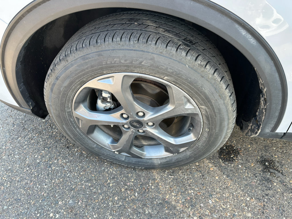 Certified 2025 Ford Escape ST-Line Select AWD/4WD image 28