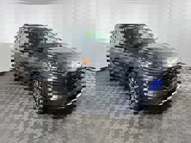 Certified 2020 Ford Escape Titanium w/ Titanium Premium Package 2.0 image 5