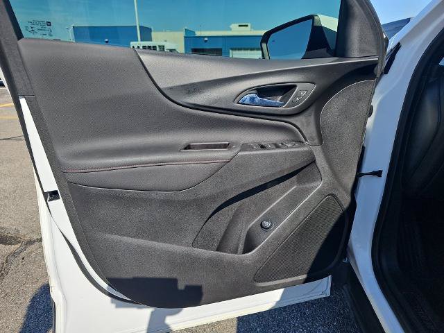 Used 2022 Chevrolet Equinox RS w/ Infotainment Package FWD image 27