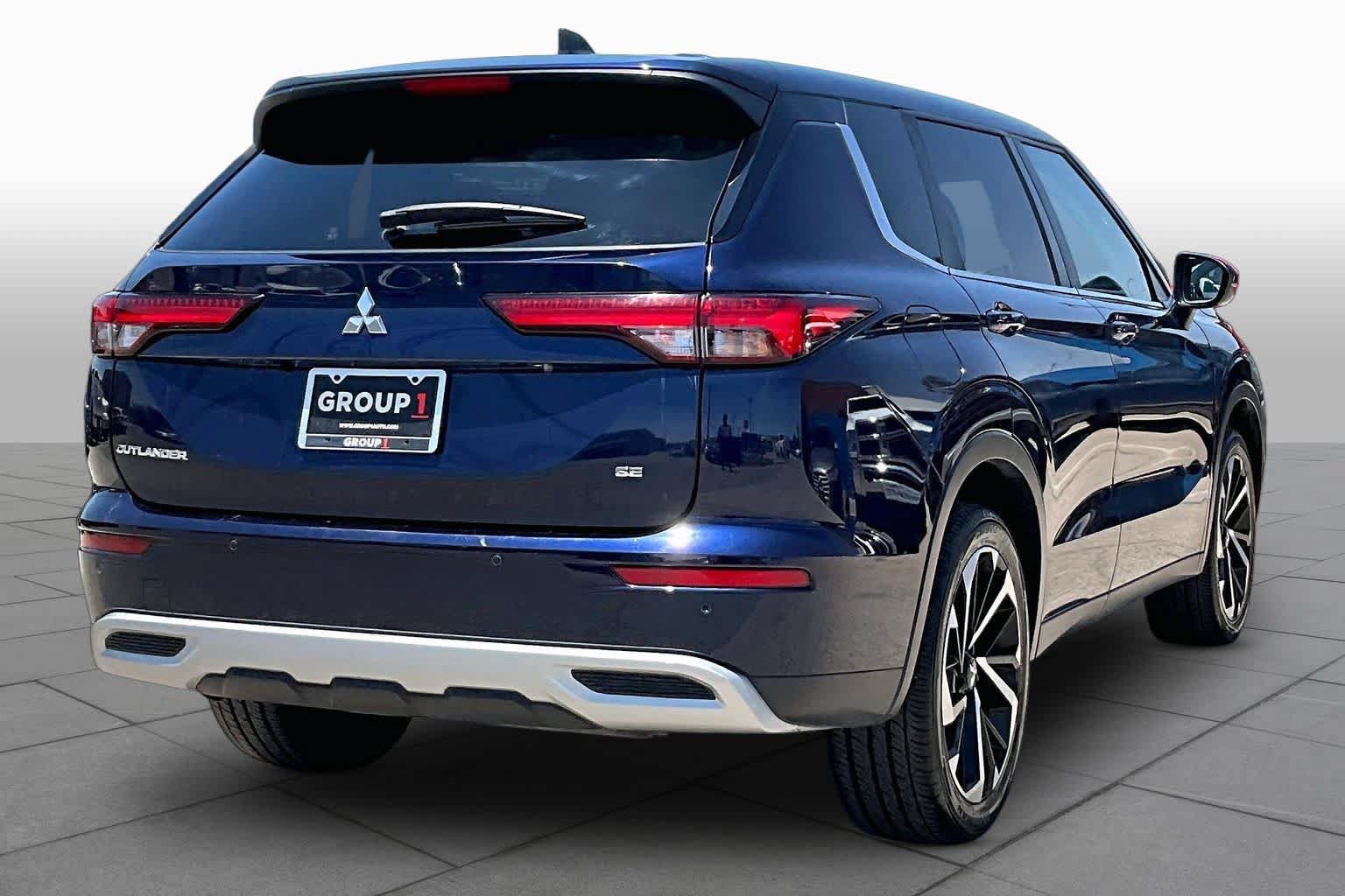 Used 2024 Mitsubishi Outlander SE AWD/4WD image 13