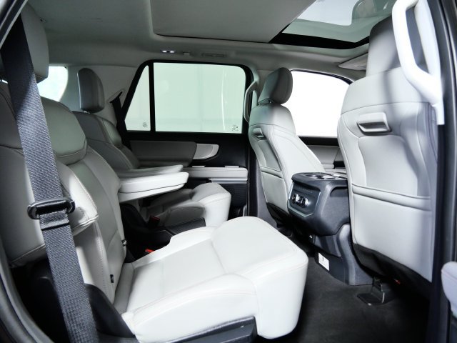 Certified 2025 Ford Expedition Active AWD/4WD image 13