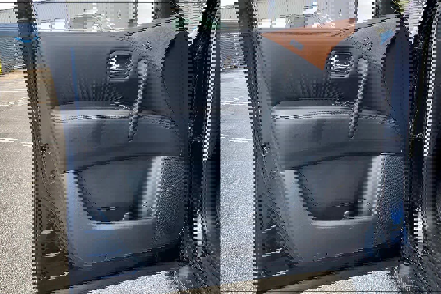 Used 2023 Nissan Armada SL w/ Captain's Chairs Package image 21