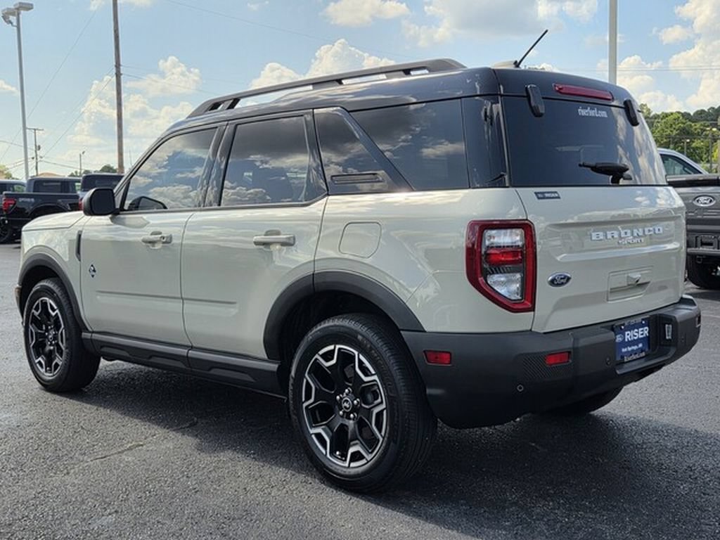 Certified 2025 Ford Bronco Sport Outer Banks AWD/4WD image 5