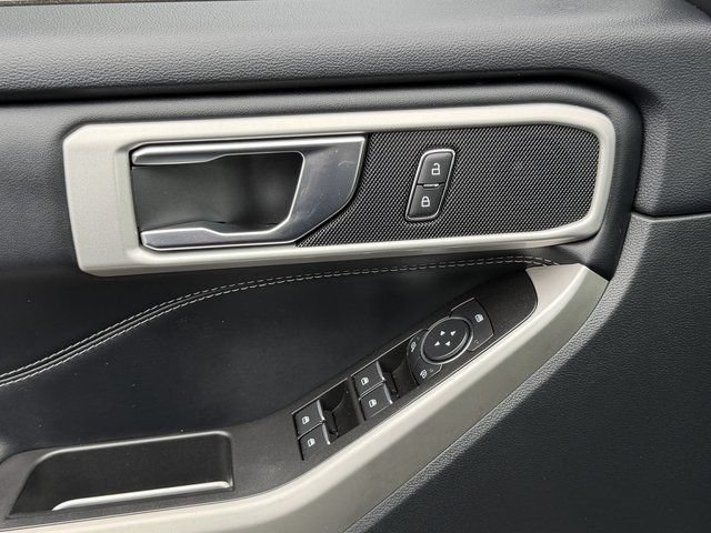 Certified 2022 Ford Explorer XLT RWD image 28