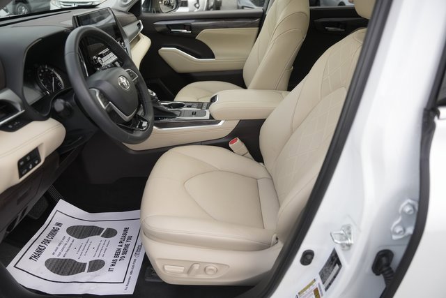 Used 2022 Toyota Highlander Platinum image 9