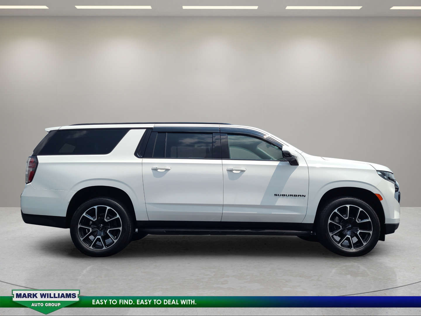 Used 2024 Chevrolet Suburban RST w/ Luxury Package AWD/4WD image 2