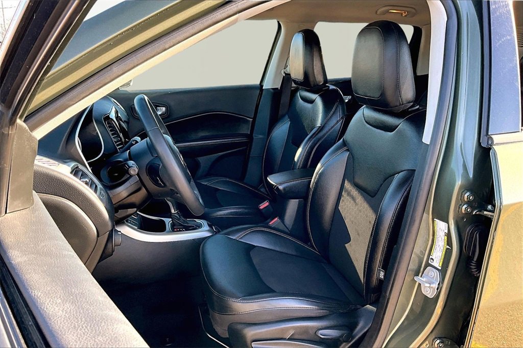 Used 2021 Jeep Compass Latitude image 25