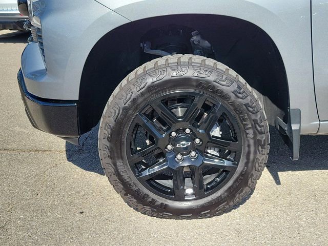 Used 2024 Chevrolet Silverado 1500 LT Trail Boss w/ Convenience Package II AWD/4WD image 8