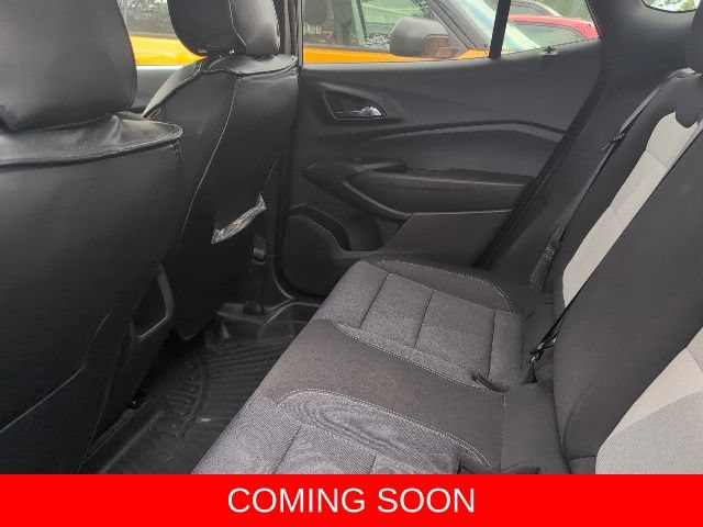 Used 2024 Chevrolet Trax RS w/ Sunroof Package FWD image 5