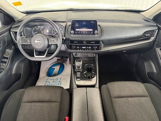 Used 2024 Nissan Rogue SV FWD image 3