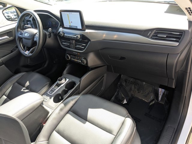 Certified 2022 Ford Escape Titanium w/ Class II Trailer Tow Package image 38