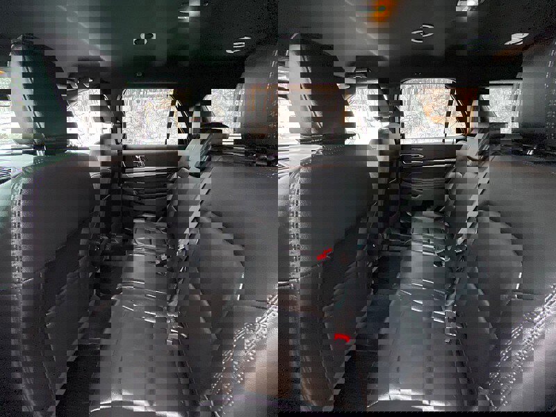 Certified 2018 Ford Explorer XLT w/ Equipment Group 202A image 33