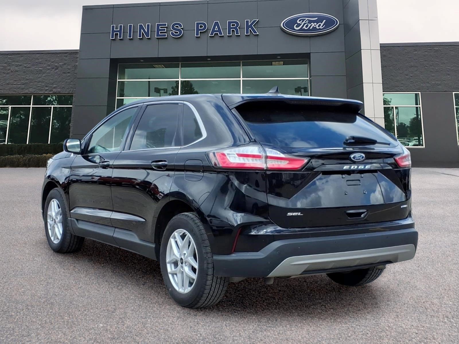 Certified 2023 Ford Edge SEL w/ Convenience Package image 3