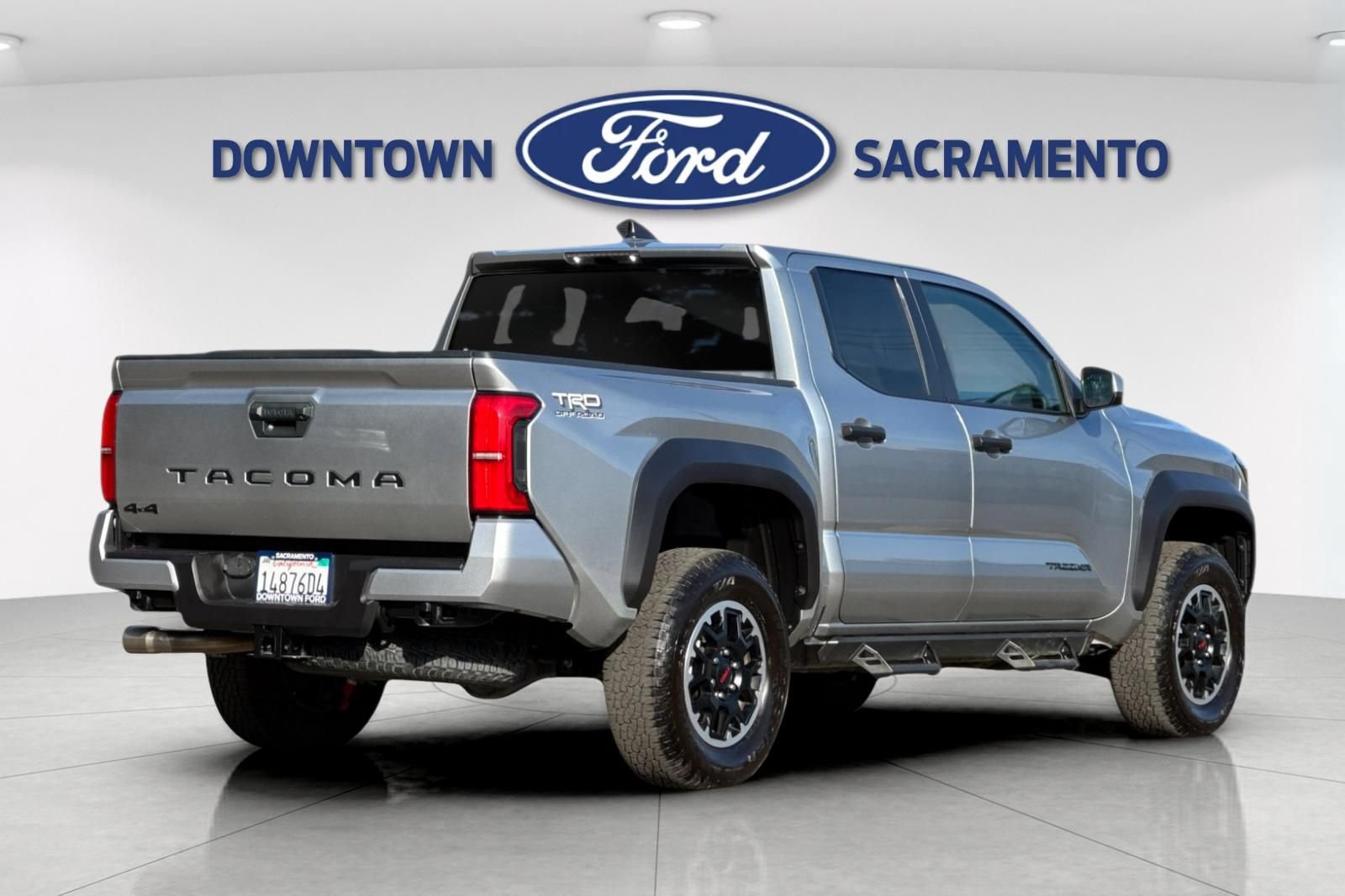 Used 2025 Toyota Tacoma TRD Off-Road AWD/4WD image 3