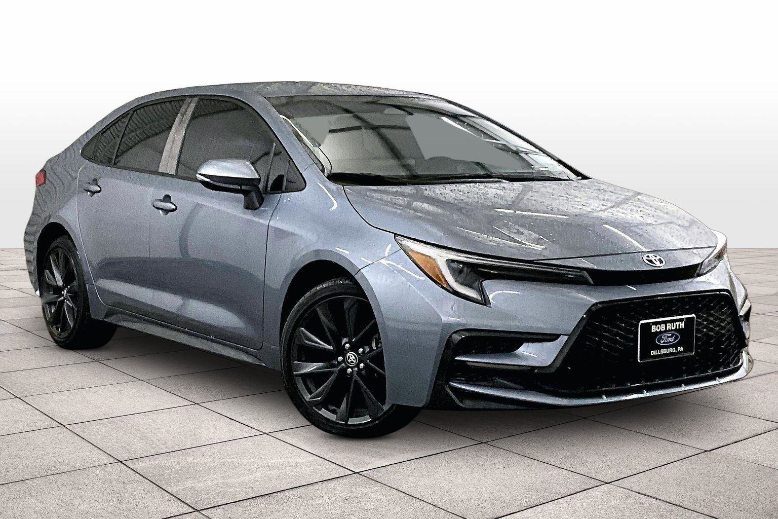 Used 2024 Toyota Corolla SE image 2