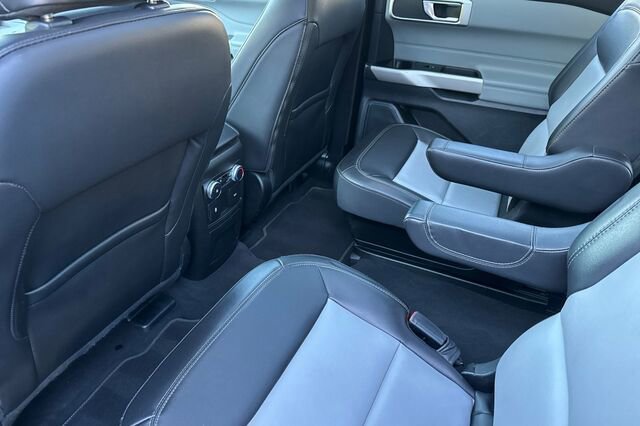 Certified 2022 Ford Explorer XLT w/ Equipment Group 202A image 9