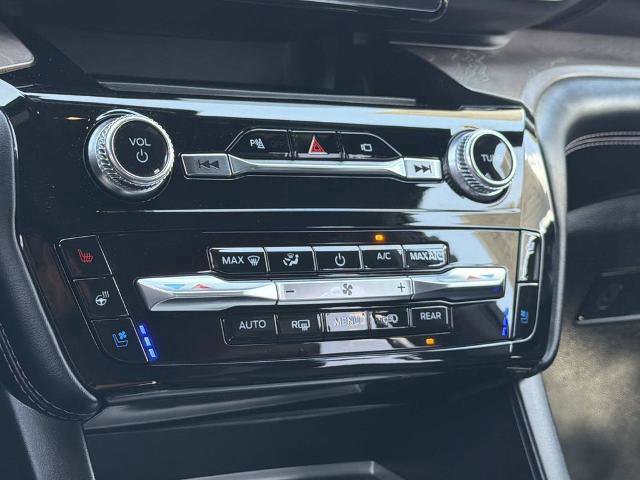 Certified 2023 Ford Explorer Platinum w/ Class IV Trailer Tow Package image 12