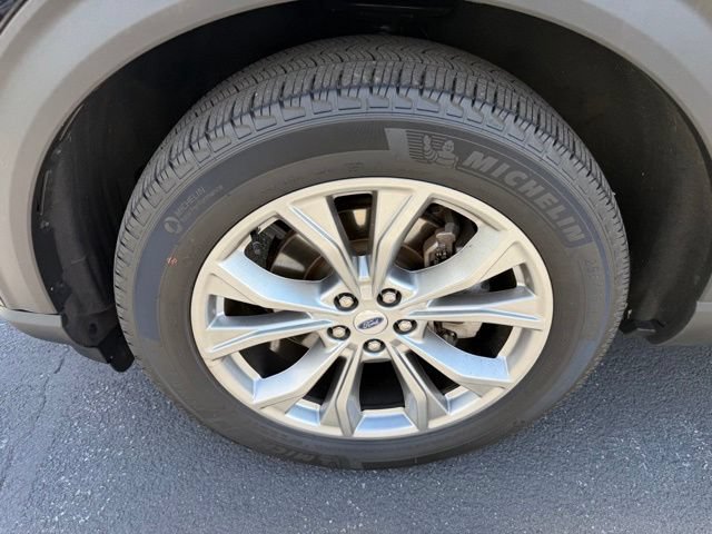 Certified 2023 Ford Explorer XLT w/ Equipment Group 202A AWD/4WD image 11