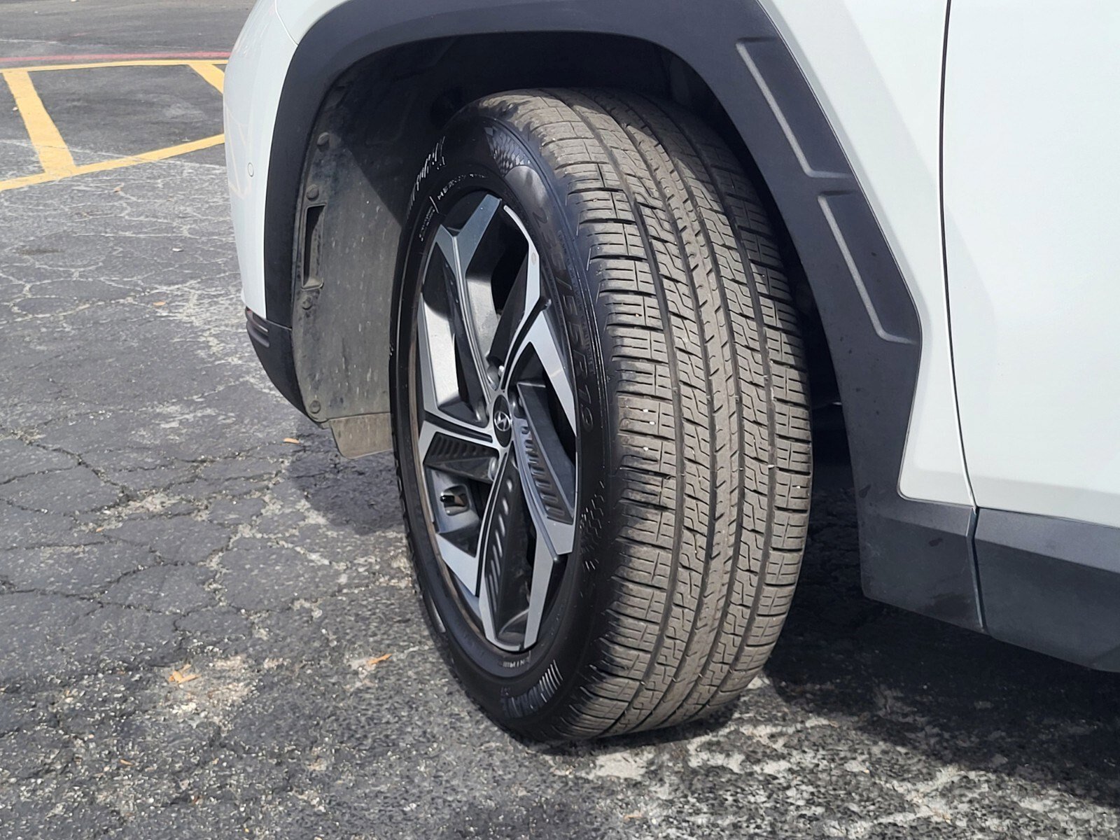 Used 2024 Hyundai Tucson Limited image 35