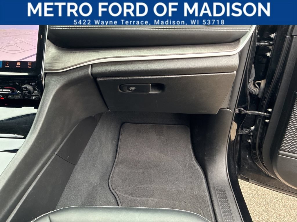 Used 2023 Jeep Grand Cherokee Limited AWD/4WD image 45