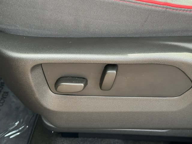 Used 2023 Buick Envision Essence w/ Sport Touring Package AWD/4WD image 4