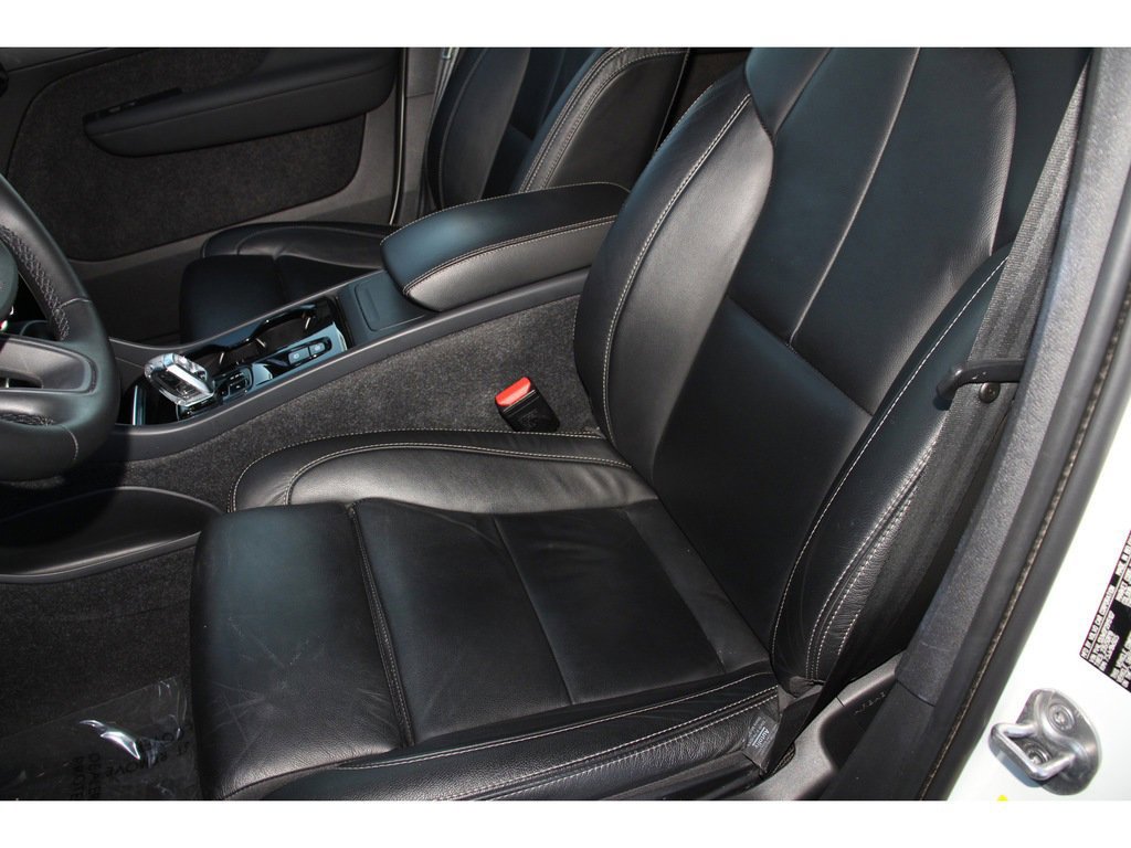 Used 2023 Volvo XC40 B5 Plus w/ Driver Assist Package image 23