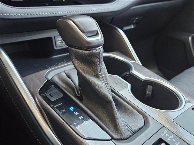 Used 2023 Toyota Highlander Platinum AWD/4WD image 10
