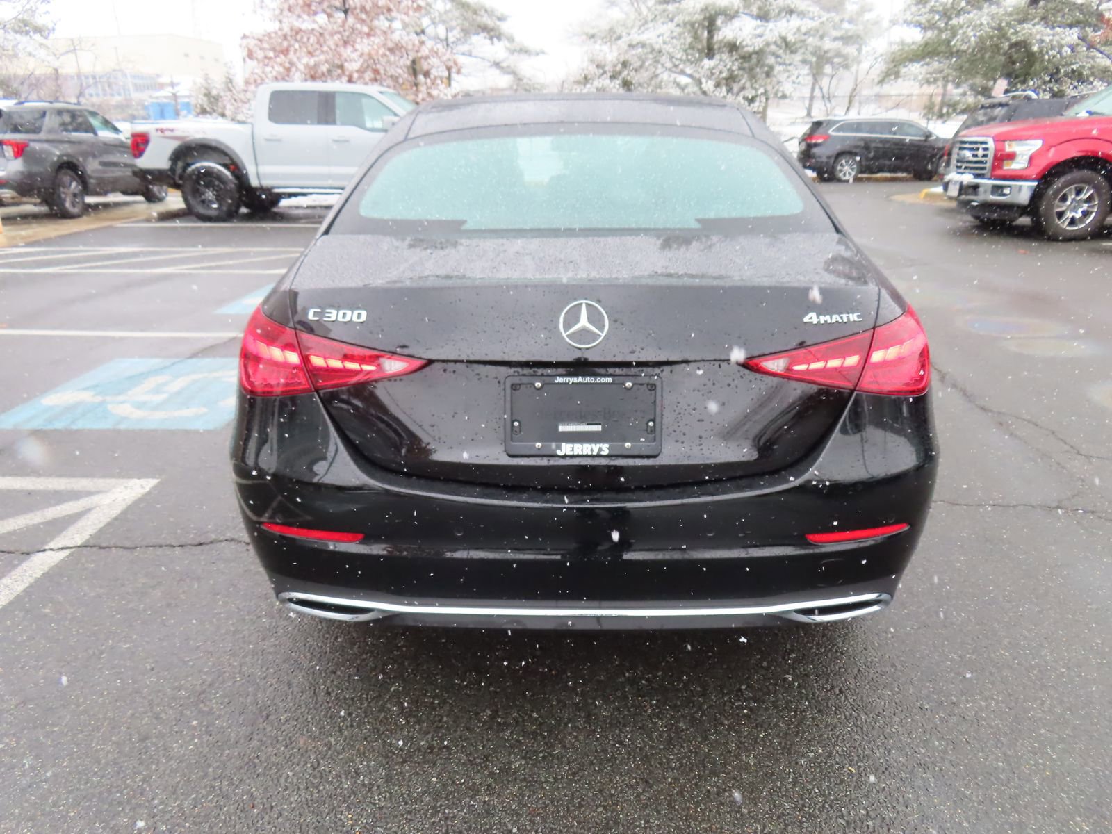 Used 2025 Mercedes-Benz C 300 4MATIC Sedan image 5