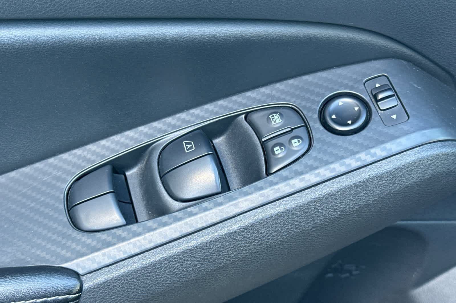 Used 2024 Nissan Altima 2.5 SV image 14