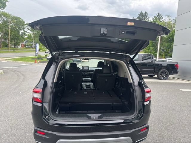 Used 2023 Honda Pilot Touring image 11